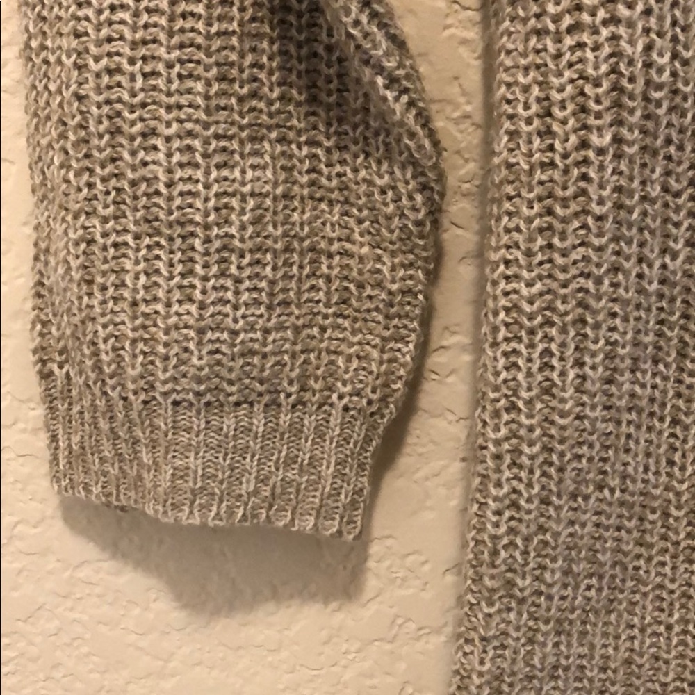 Gray Sweater - Picture 4 of 7